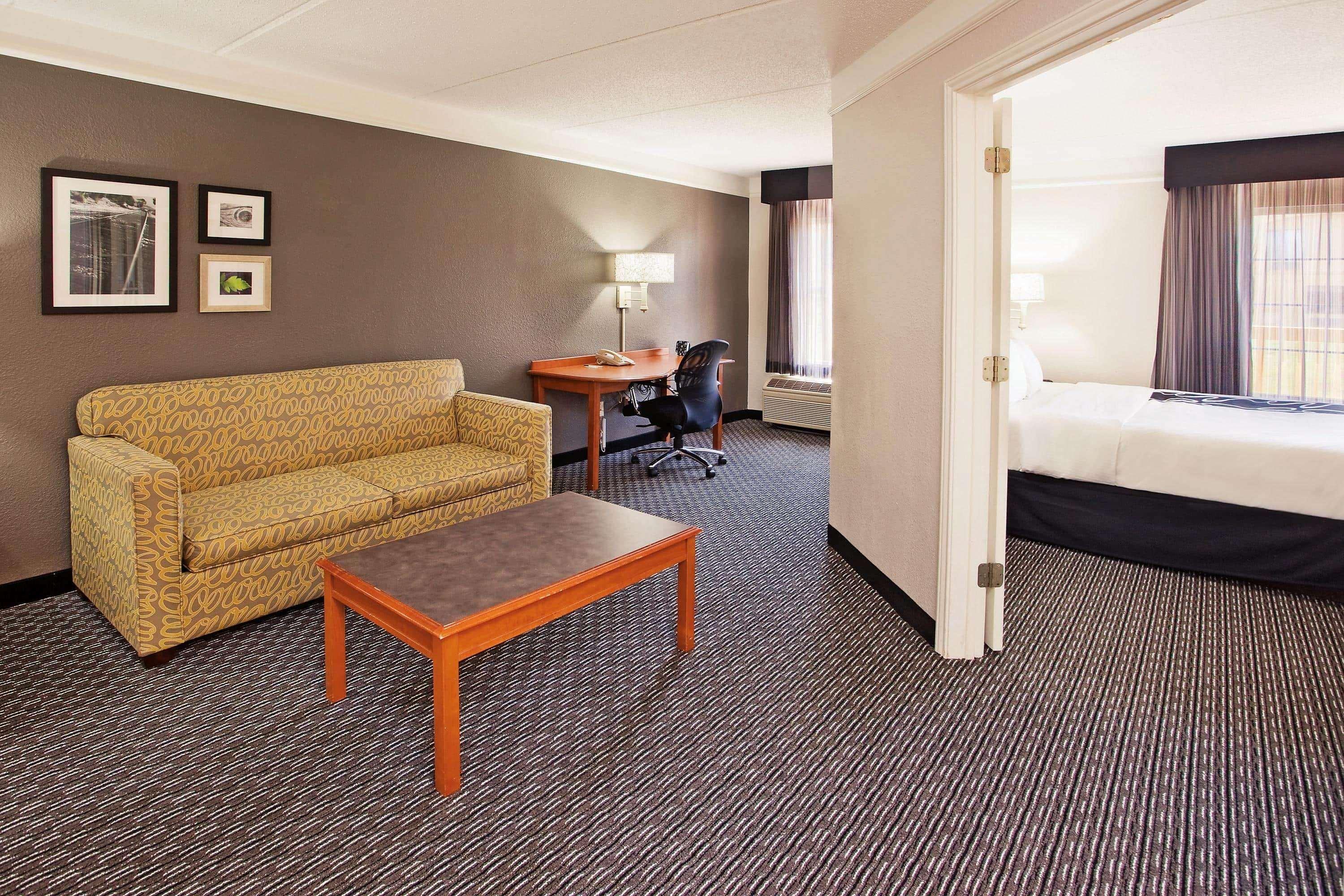 La Quinta By Wyndham Macon Hotel Exterior photo